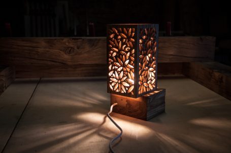 Lampe ajourée Frêne olivier 
